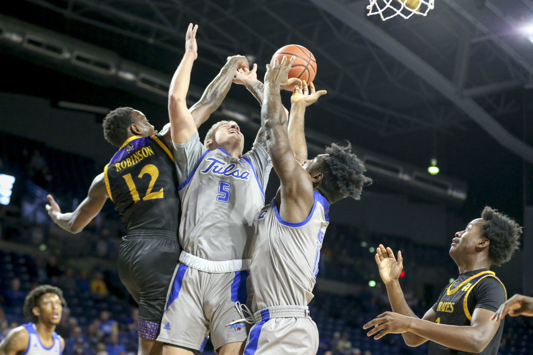Tulsa Golden Hurricane vs East Carolina Pirates